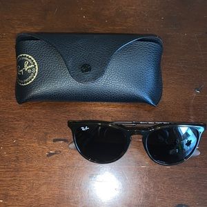 Ray ban Erika classic sunnies
